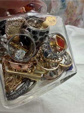Vintage Jar of Rings size 9  #12TB